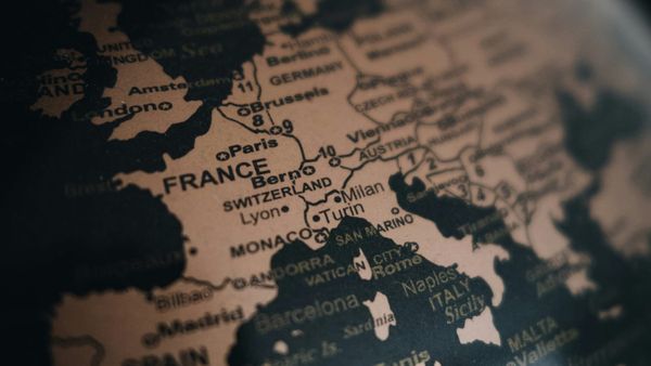 30 English-language news outlets in Europe to follow