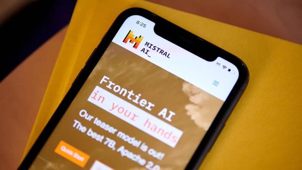 Mistral 之于微软的「利用价值」、英伟达是不是 AI 时代的思科？｜AI Insider Extra#004