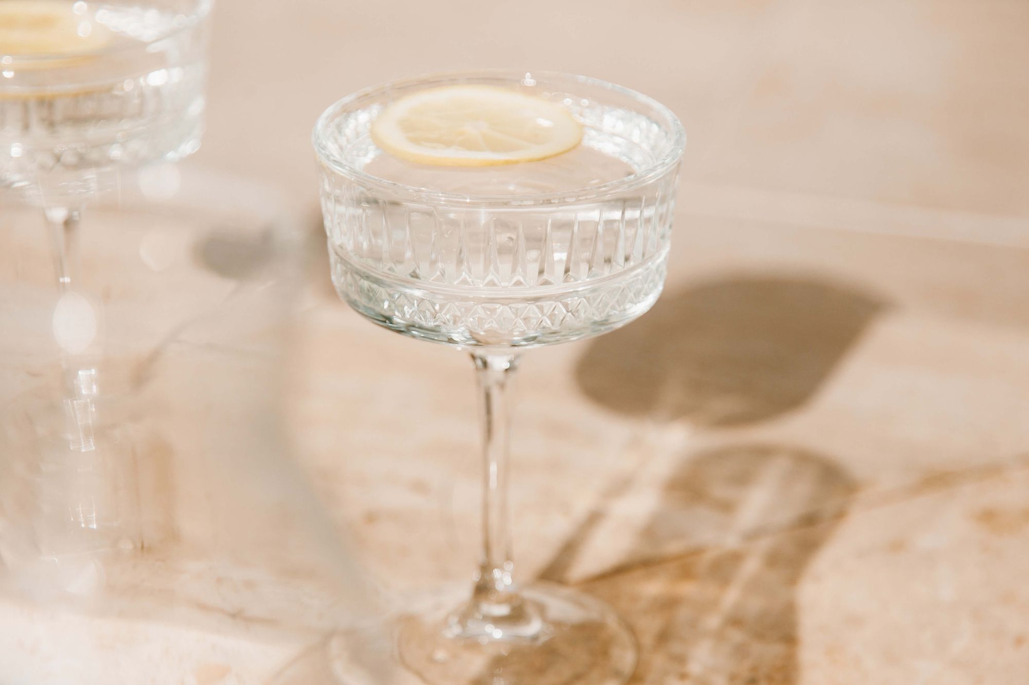 En fin och enkel välkomstdrink i stiligt glas