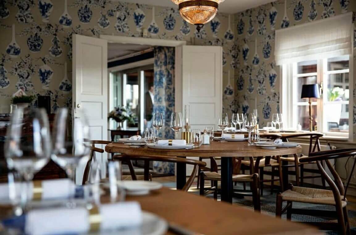 Dukade bord för sommarfest i Tullhuset