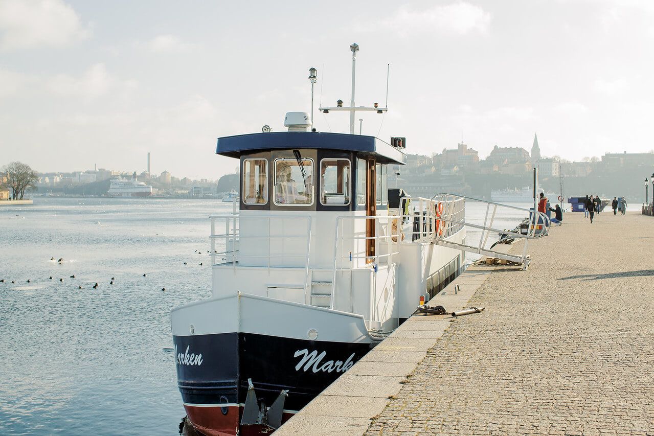 M/S Marken vid sin kajplats i centrala Stockholm