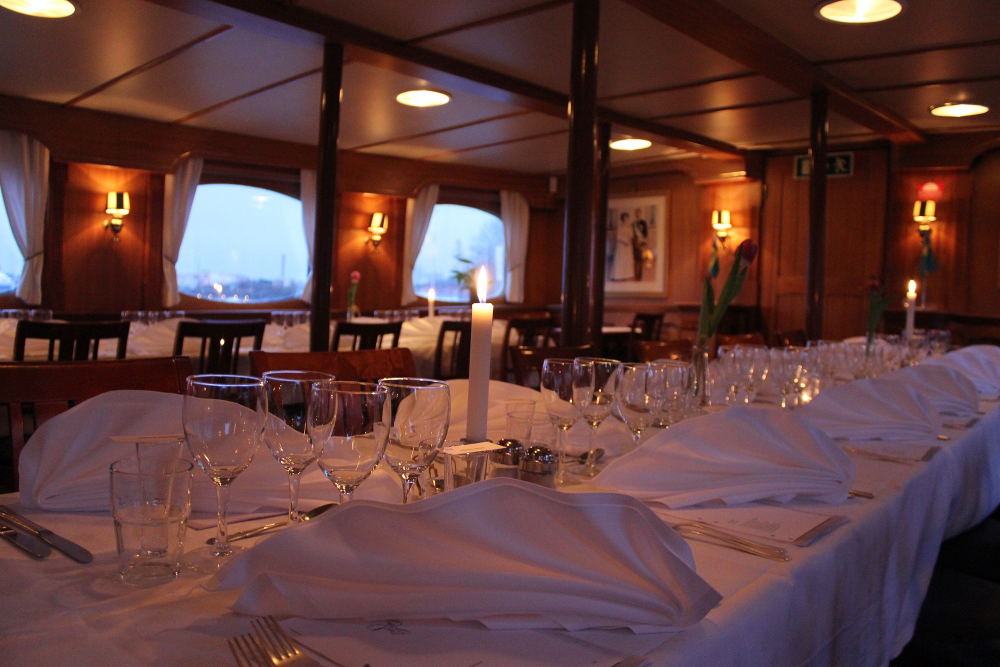 Fin festdukning ombord på M/S Segelkronan