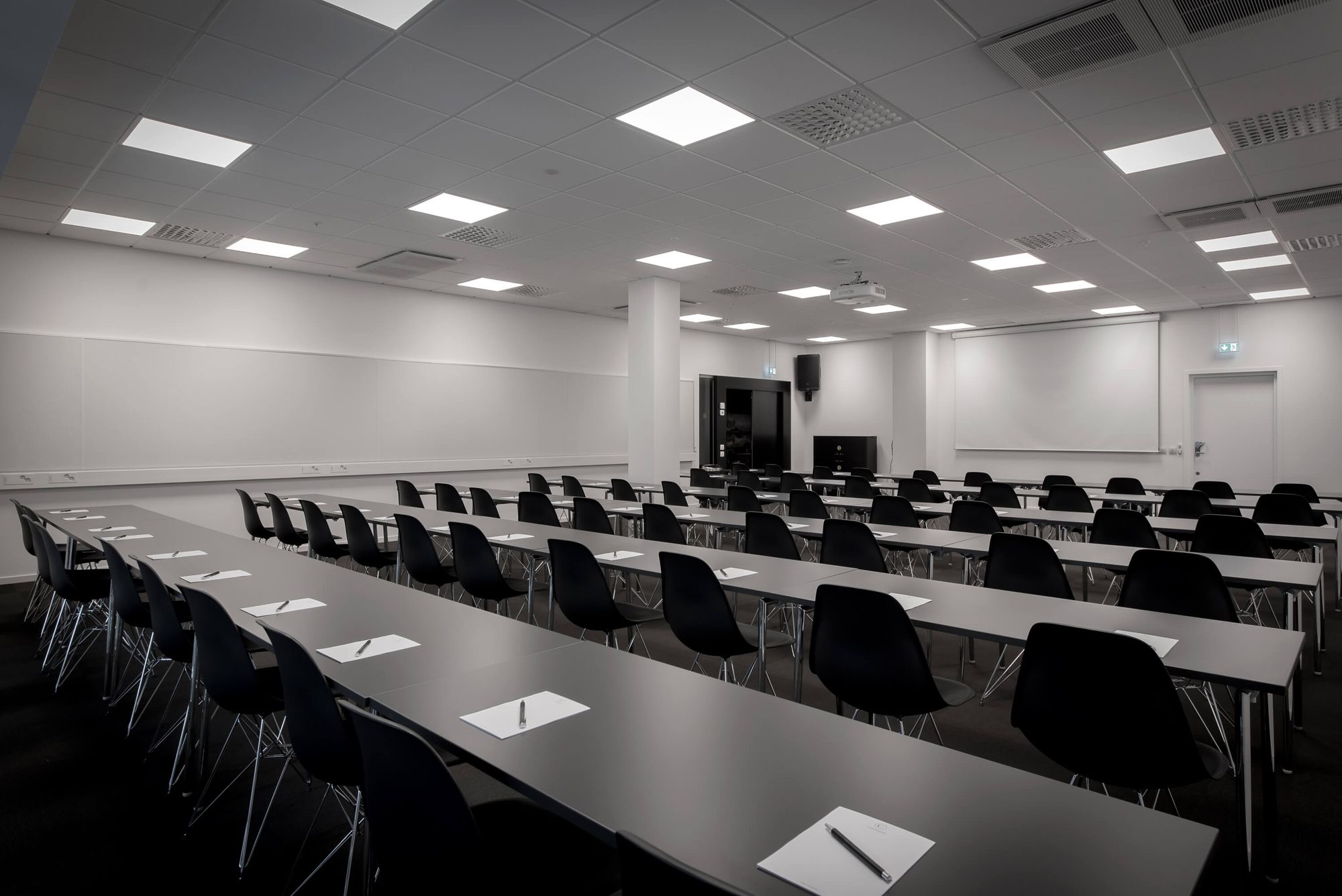 Stor och modern konferenslokal på Convendum