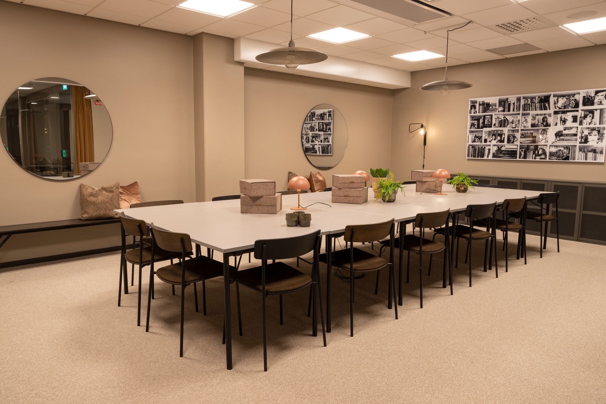 Hemtrevlig konferenslokal tillhörande Eatery Gärdet