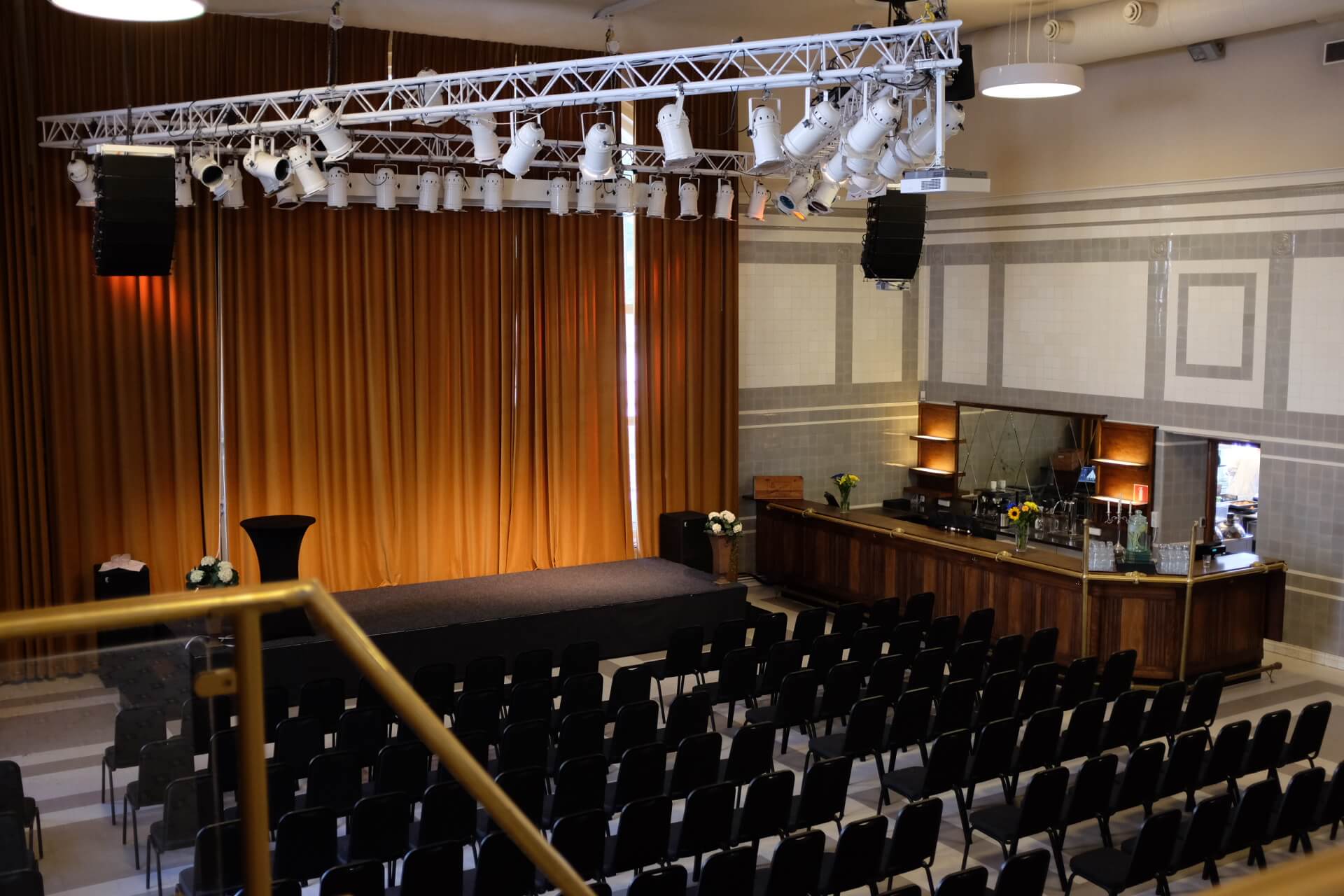 Modern teknologi och sekelskiftsarkitektur möts på Brygghuset i Stockholm