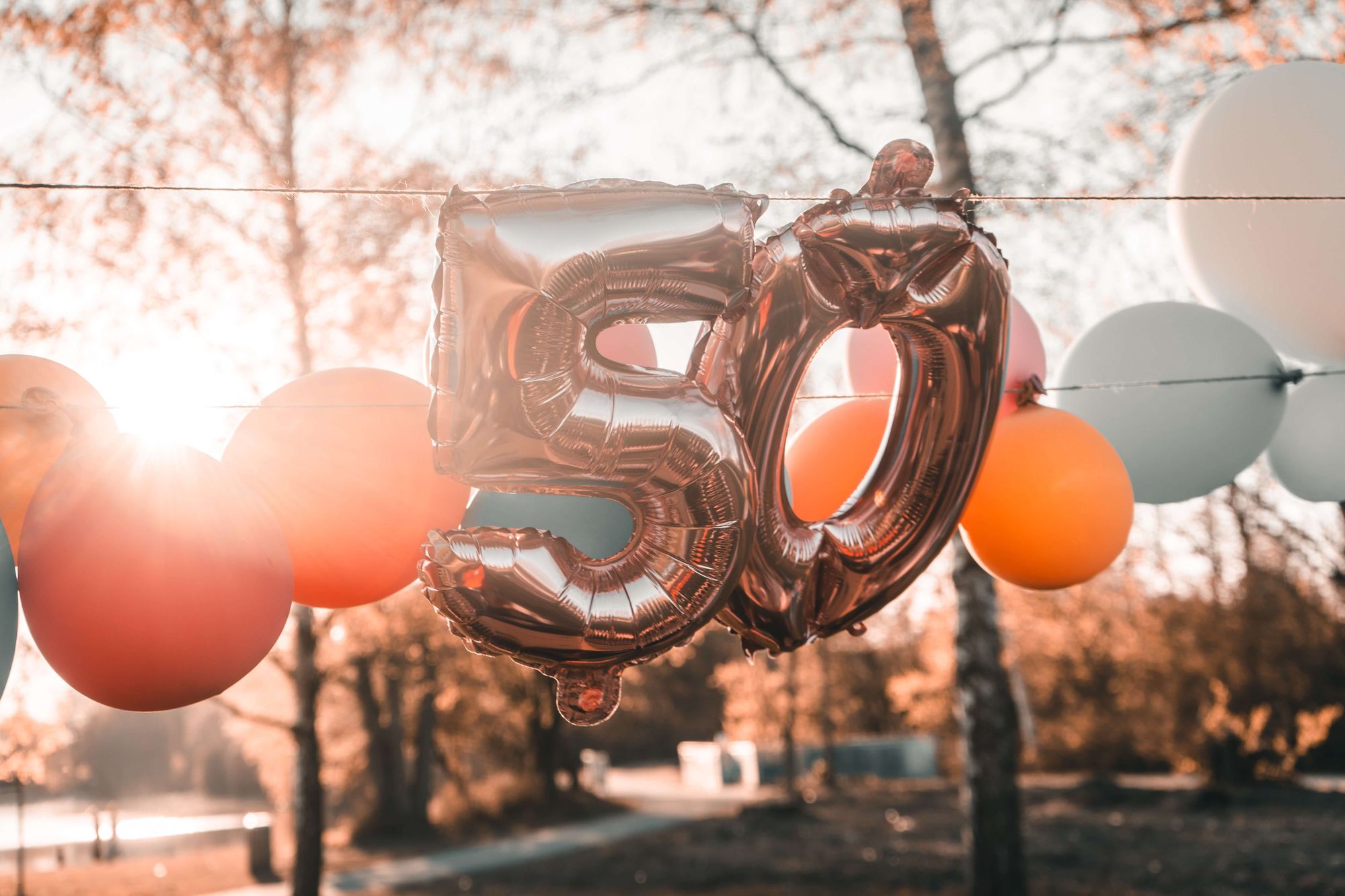 Pynta trädgården med festliga ballonger