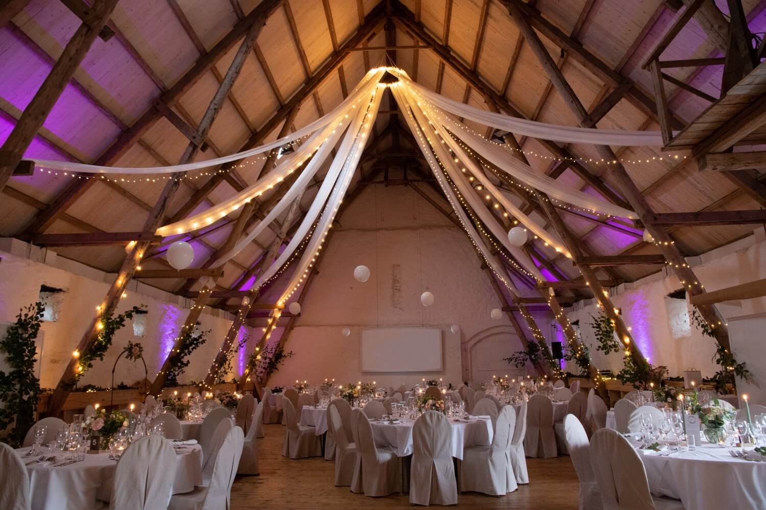 På Bosjökloster Slott finns en charmig loge som passar perfekt för bröllop