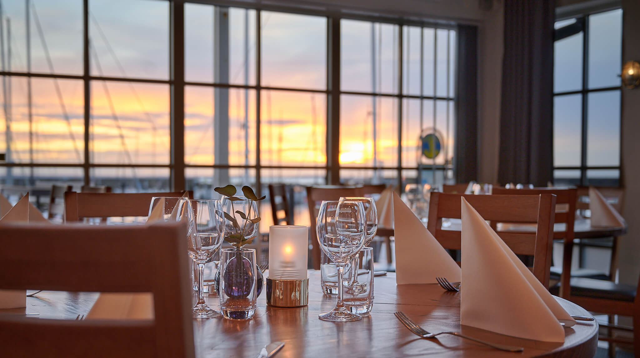 Restaurangvåningen på Bryggan är en perfekt plats för bröllopsmiddagen