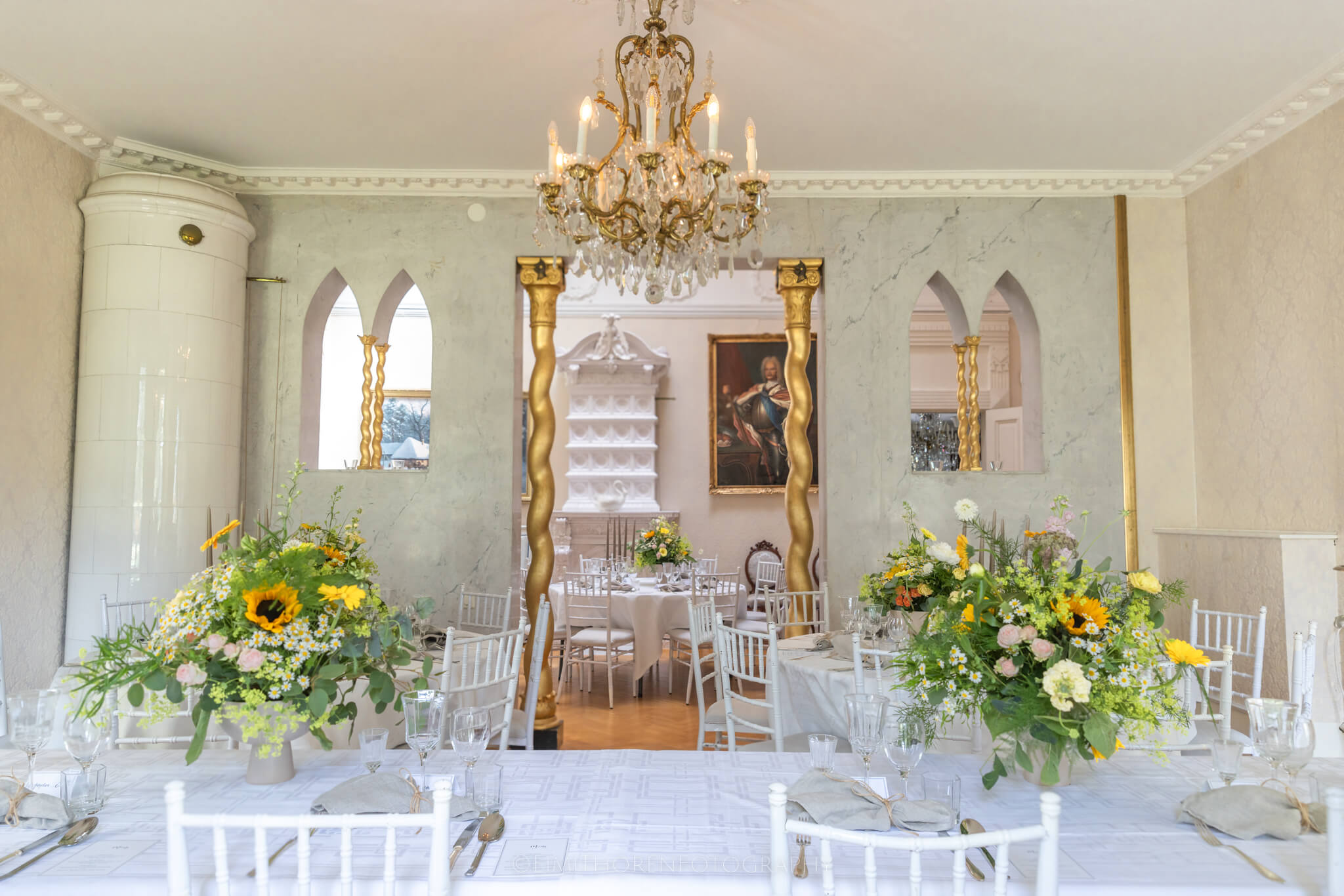 Borgen ligger på första våningen i Hjelmsjöborgs huvudbyggnad i Örkelljunga