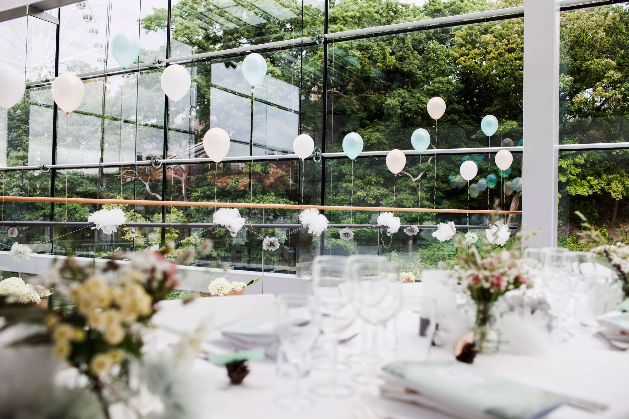 Bryggan är en öppen yta med panoramautsikt som passar utmärkt som bröllopslokal