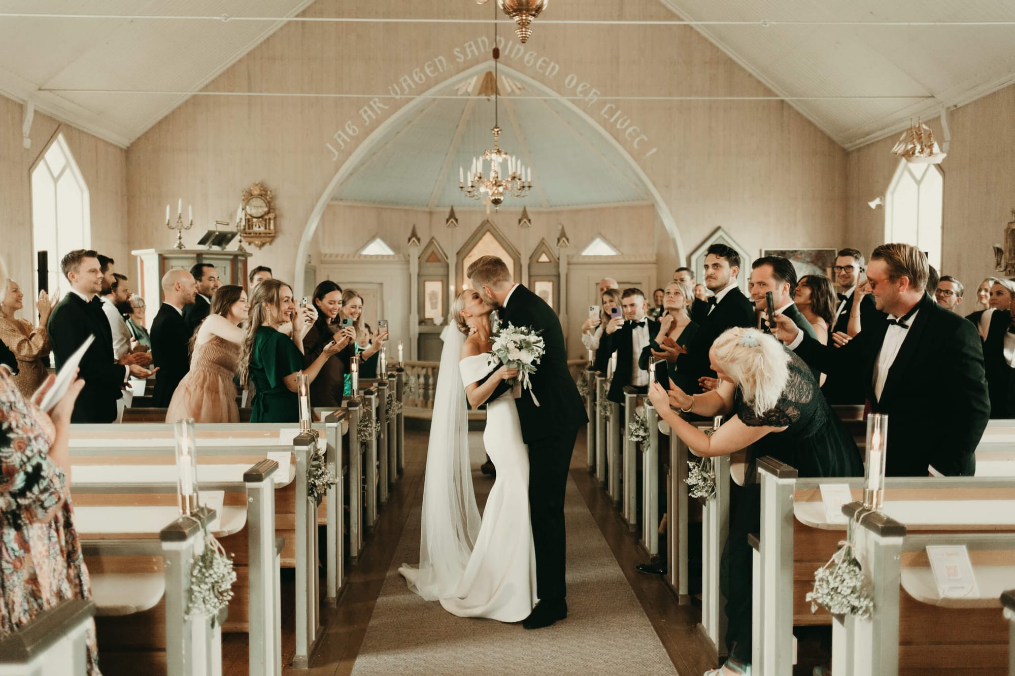 Linnea Broberg är en bröllopsfotograf i Sverige