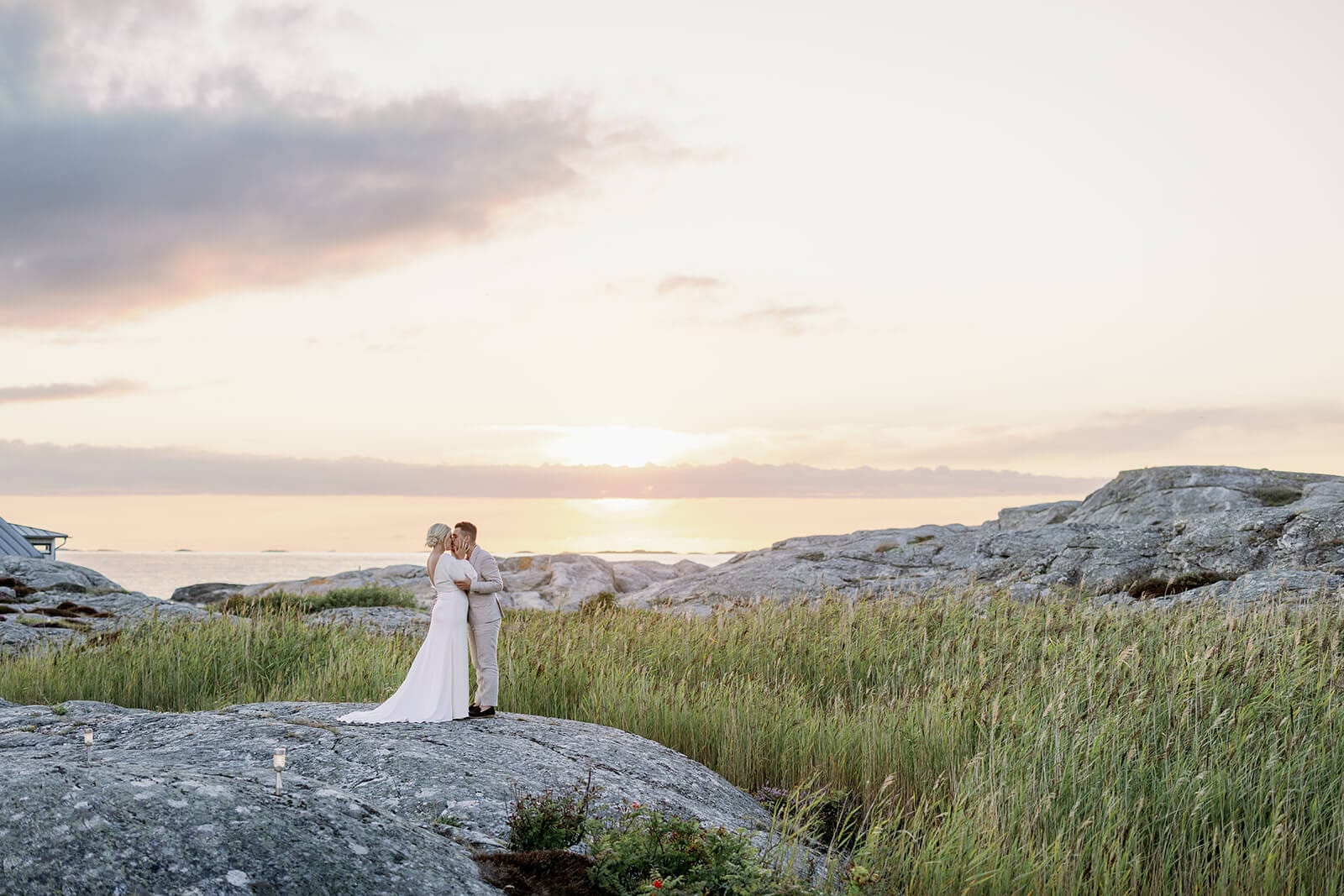 Maria Wideman är en bröllopsfotograf som är svag för naturligt ljus och detaljer