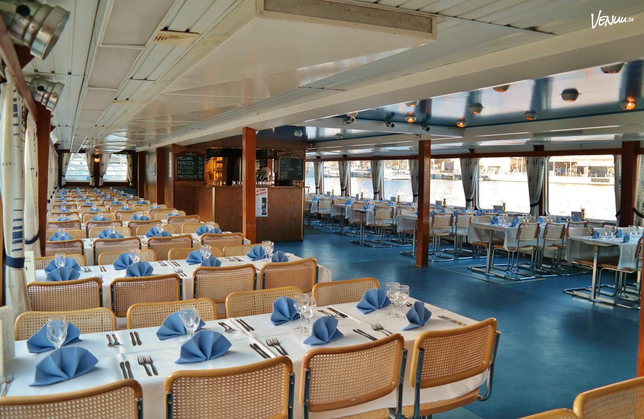 M/S Vindhem, en rymlig båt med dansgolv, scen och bar för festliga tillställningar.