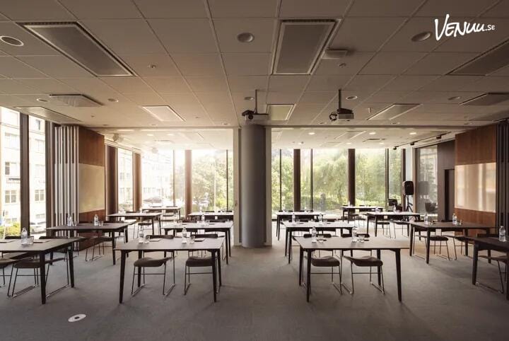 Ljus och professionell konferenslokal med smart layout – Park Arena i Solna United.