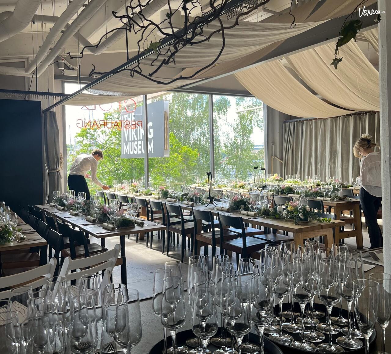 Restaurang Eld vid The Viking Museum är en modern och annorlunda sommarfestlokal med historisk karaktär.