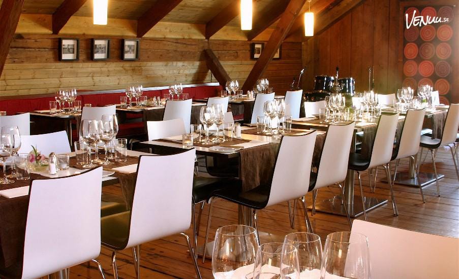 Östergårds Restaurang Ladan – en stilfull lada med flexibel rumsindelning för bröllop i Danderyd.