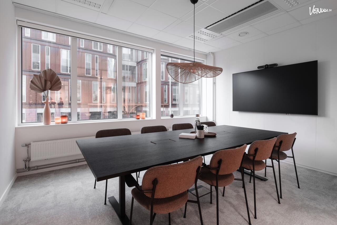 Glöd hos Leir – kreativ och avskalad möteslokal med fokus på samarbete och personlig service.