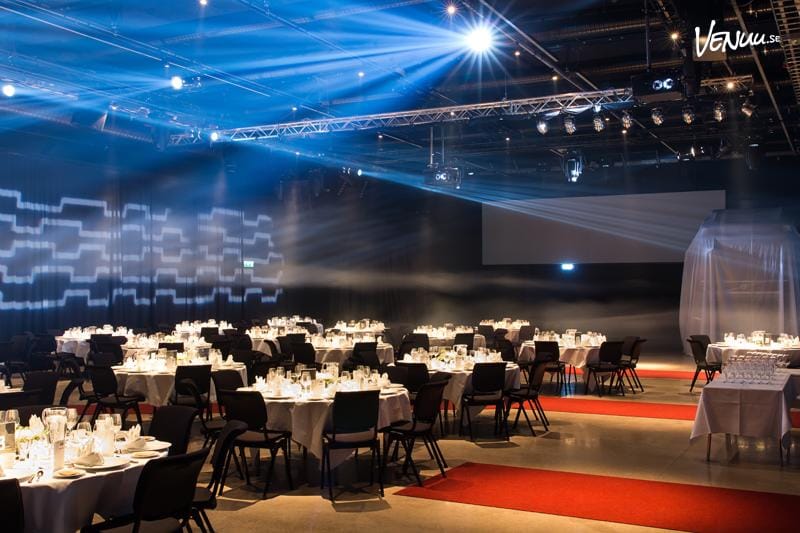 Konferenshallen på Lindholmen – rymlig festlokal för stora evenemang med scen, ljud och flexibel yta.