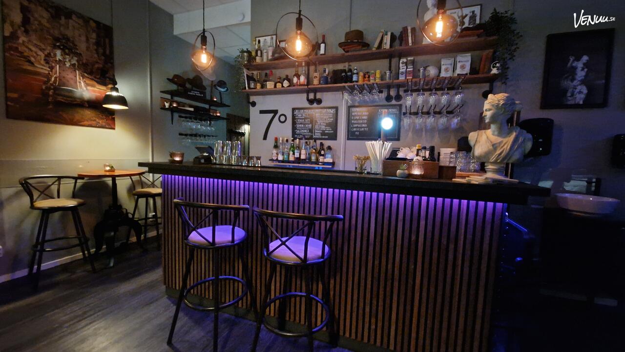7 degrees Bar & Lounge, en intim bar att abonnera i Stockholm.
