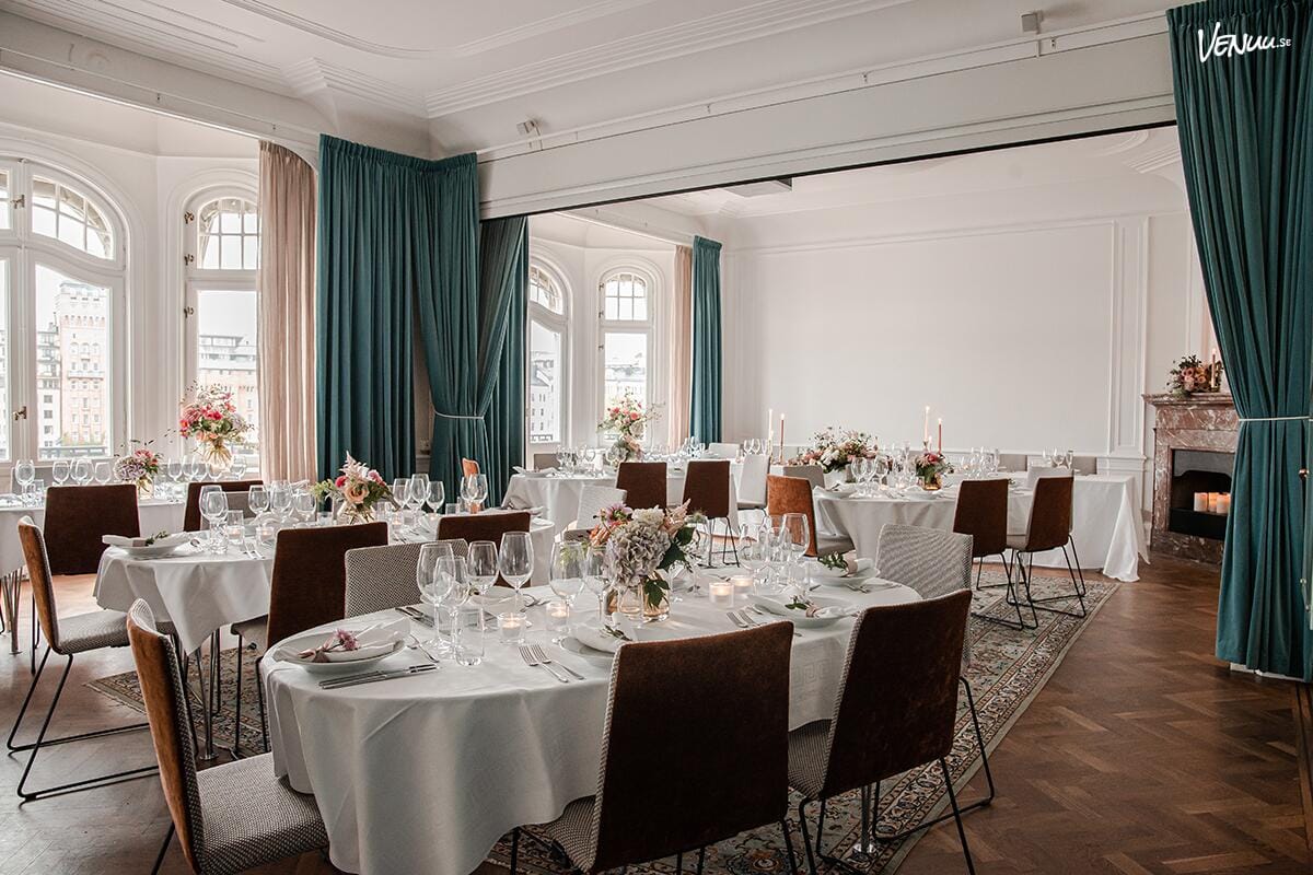 7A Strandvägen, en ljus festlokal i Stockholm med elegant miljö och vattennära läge.