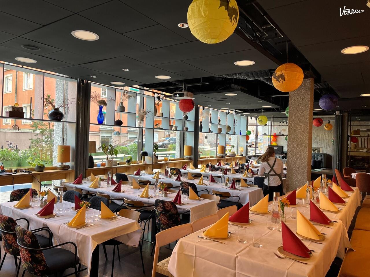 Agdas festvåning, en flexibel festlokal i Stockholm med restaurangmiljö och bar.