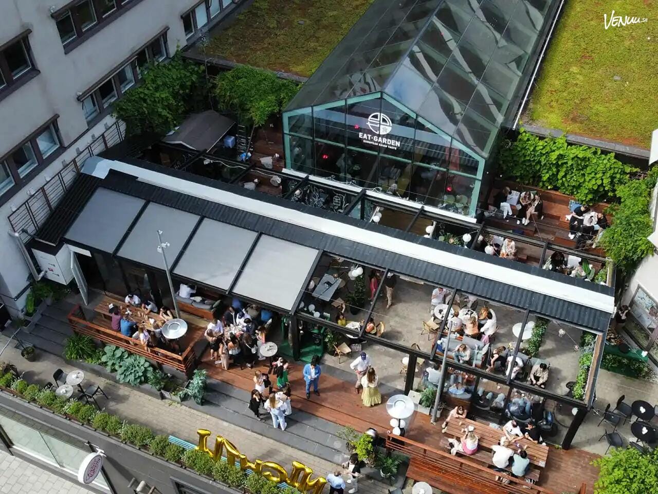 KURA Stockholm Inglasade Terrassen, en bröllopslokal i Mood Gallerian med terrasskänsla året runt.