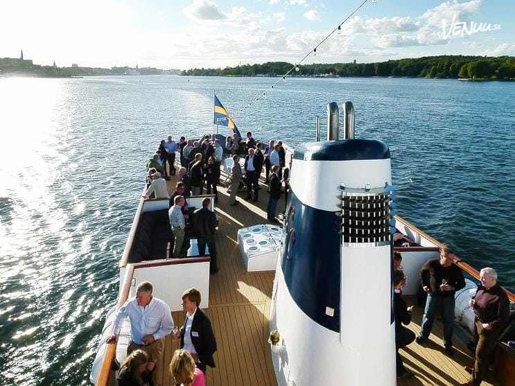 M/S Blue Charm, en charterbåt i Stockholm med soldäck, middag och dansgolv.