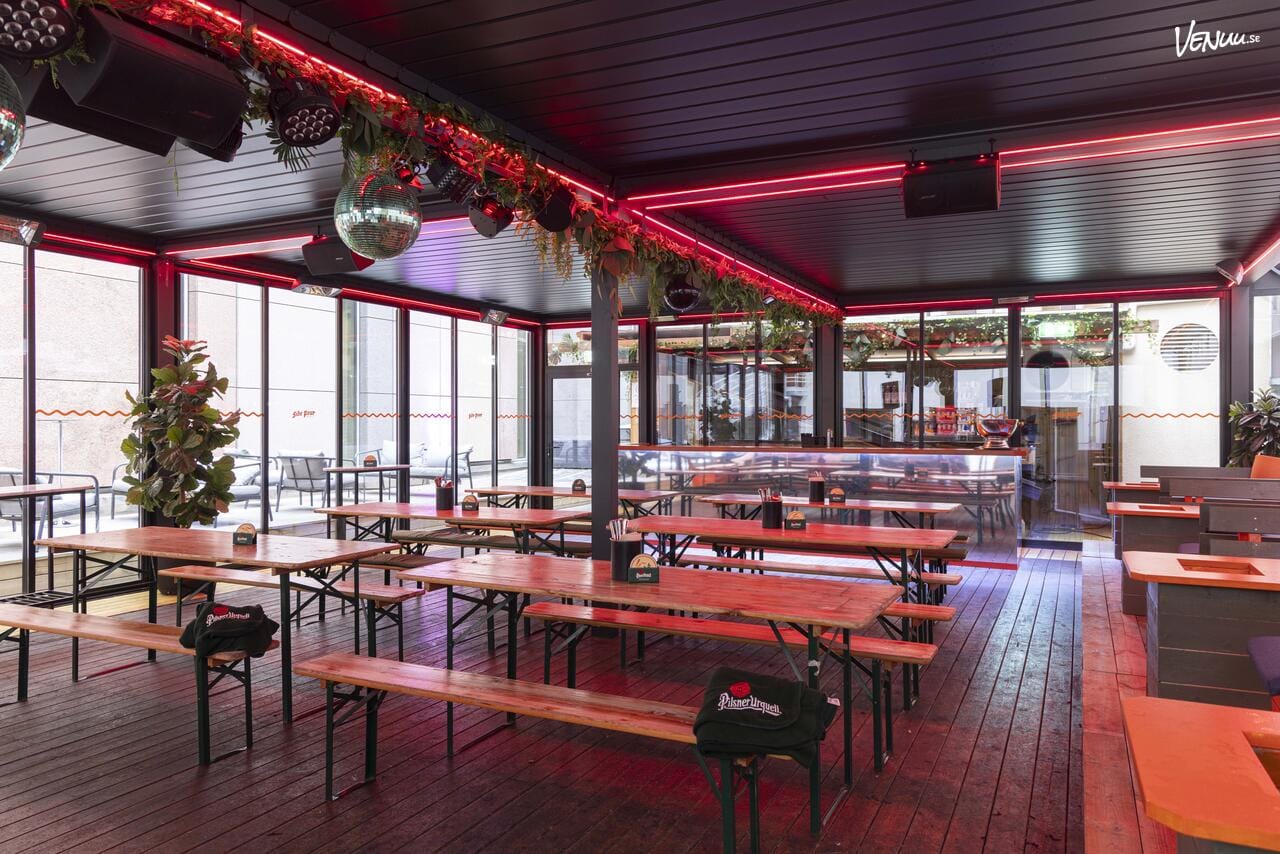 Side Pour Biergarten, en privat innergård i Stockholm för sommarbröllop och fest.