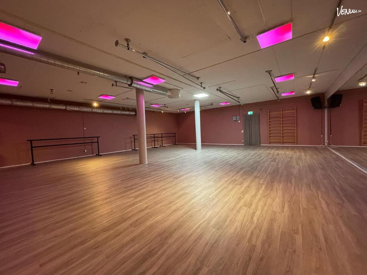 UDC The Basement, en central dansstudio i Uppsala för fest, musik och dans.