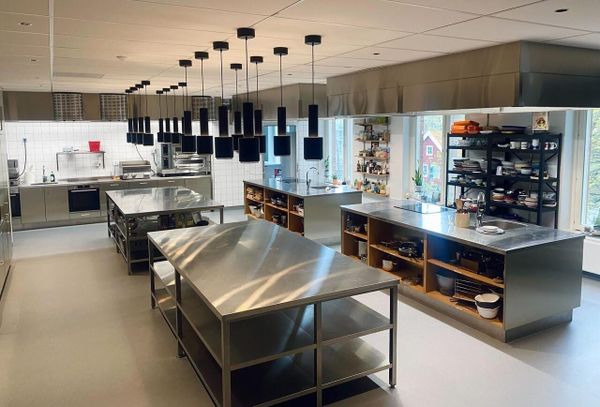 De 6 bästa matstudiorna i Stockholm att boka för matlagning