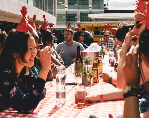 Lista: 10 roliga lekar till kräftskivan