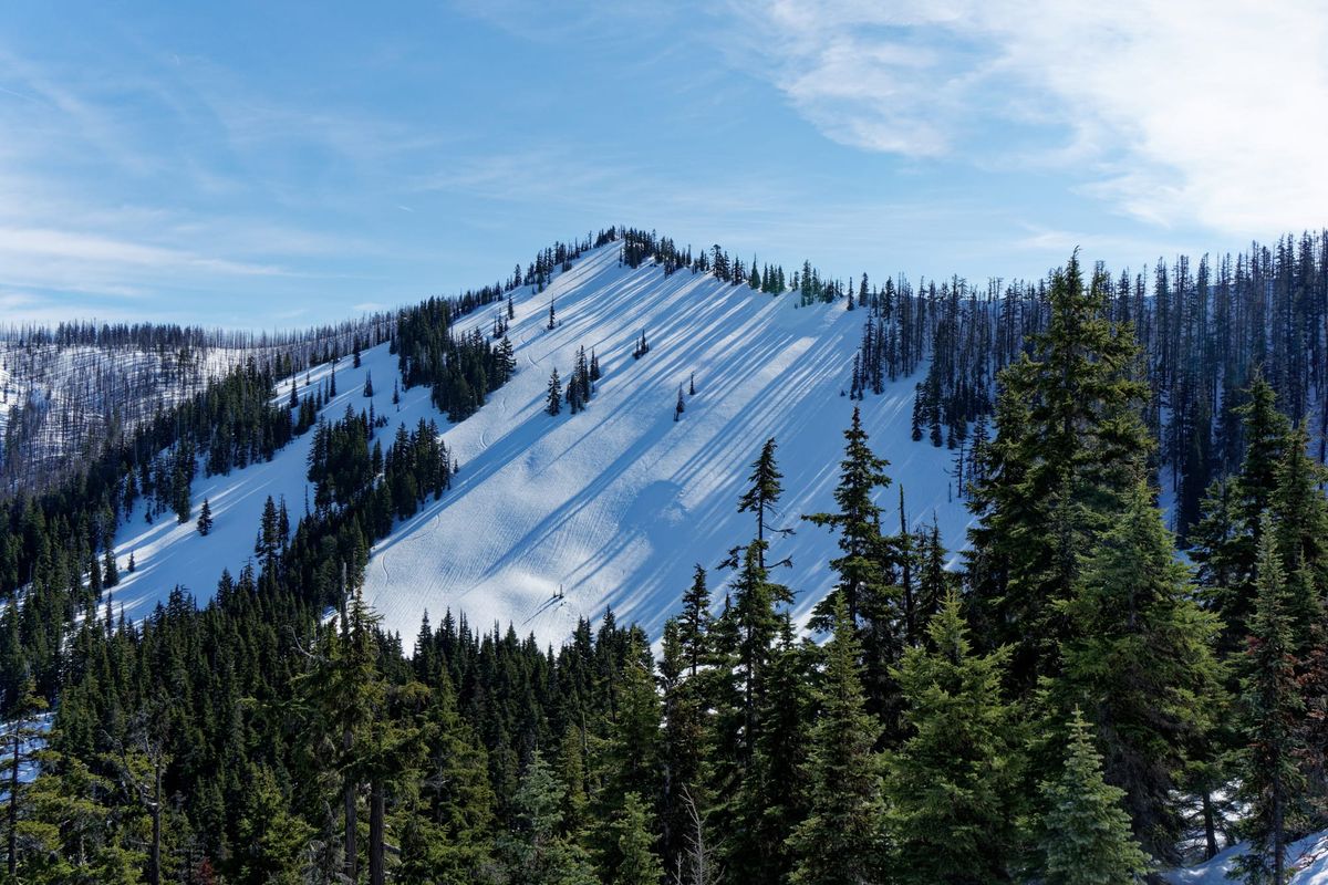 Sasse Mountain, Howson Peak