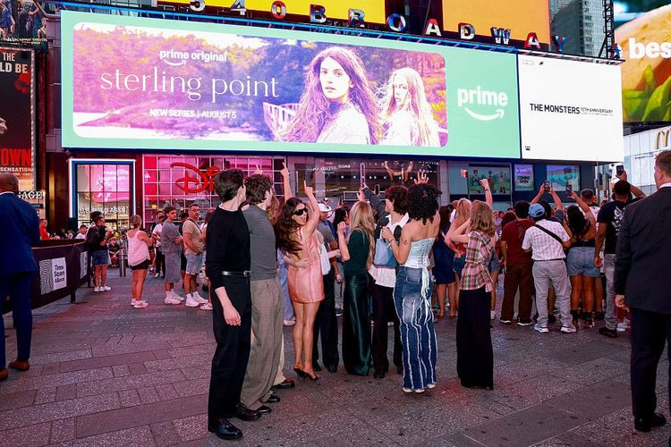 Sterling Point Is the Coming-of-Age Show Gen Z Has Been Waiting For