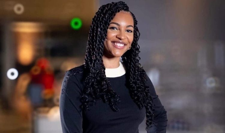 Dr. Niya Gray Is Making Her Own Room in Beauty
