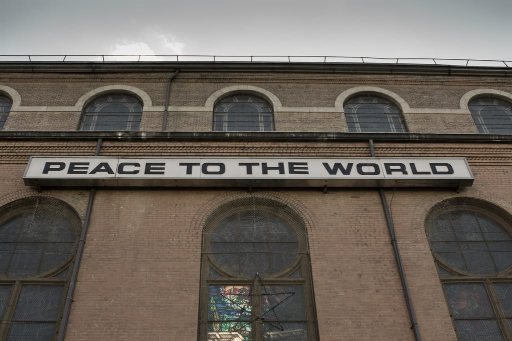 Photo of the Day - Peace To The World