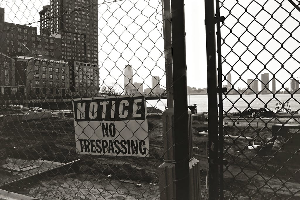 Photo of the Day - No Trespassing Minolta Maxxum 5 | Kodak BW400CN Photo from about a year ago, right after I started taking pictures again after a 4-5 year “hiatus”. This photo didn’t really do anything for me when I took it, but looking back, I think it was one of the better ones I took around that time.