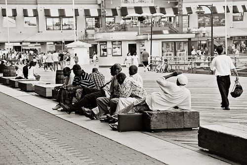 Photo(s) of the Day - Street Vendor Siesta