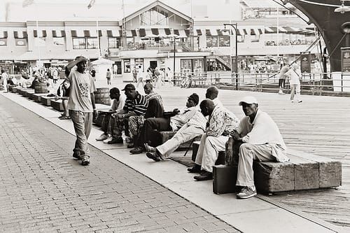 Photo(s) of the Day - Street Vendor Siesta