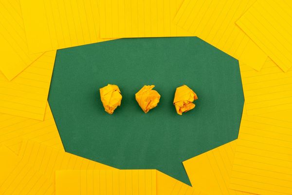 The Ultimate Playbook for Giving Feedback That Motivates and Corrects
