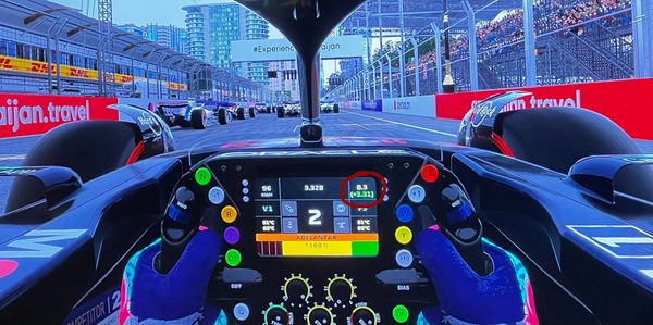 What do F1 drivers see on the steering wheel display?