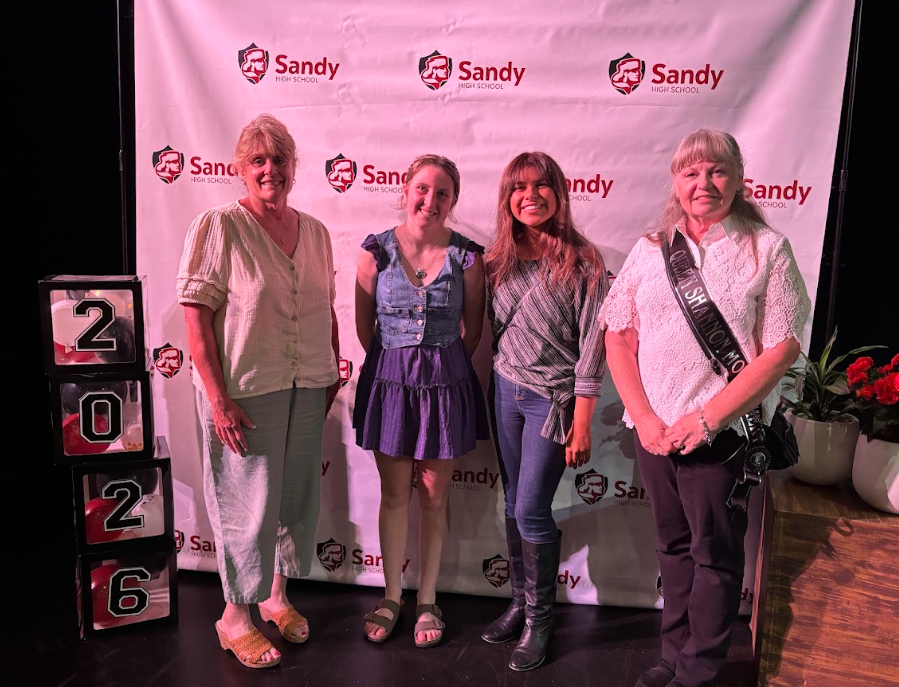 Sandy Mountain Festival scholarship program expands Three Sandy High School seniors receive awards