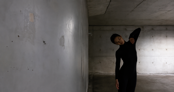 The Weight of Emptiness: A Review of Harper WANG’s Mo