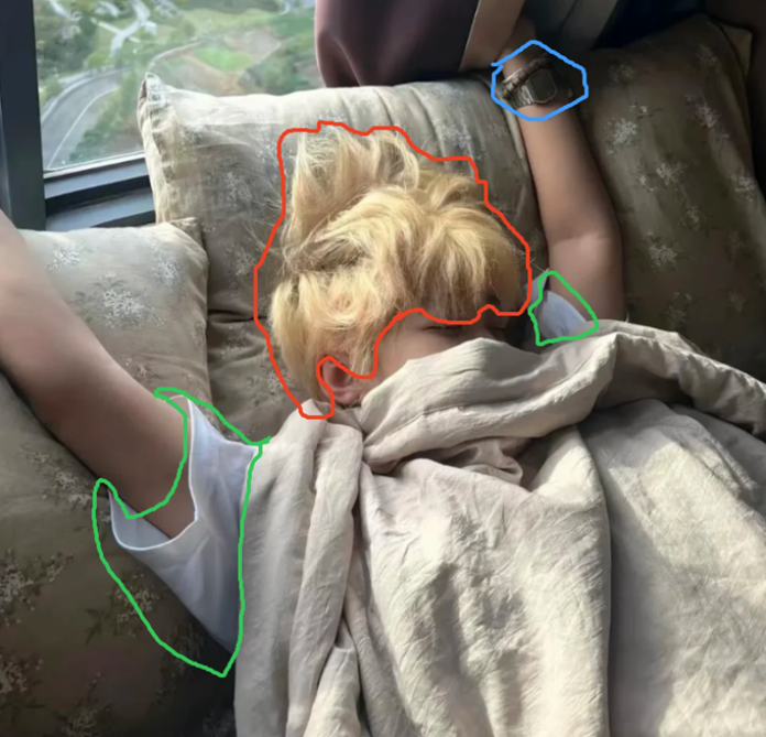 Qwen-Image-2.1 使用彩色圈選指定髮色、衣服與手錶修改區域