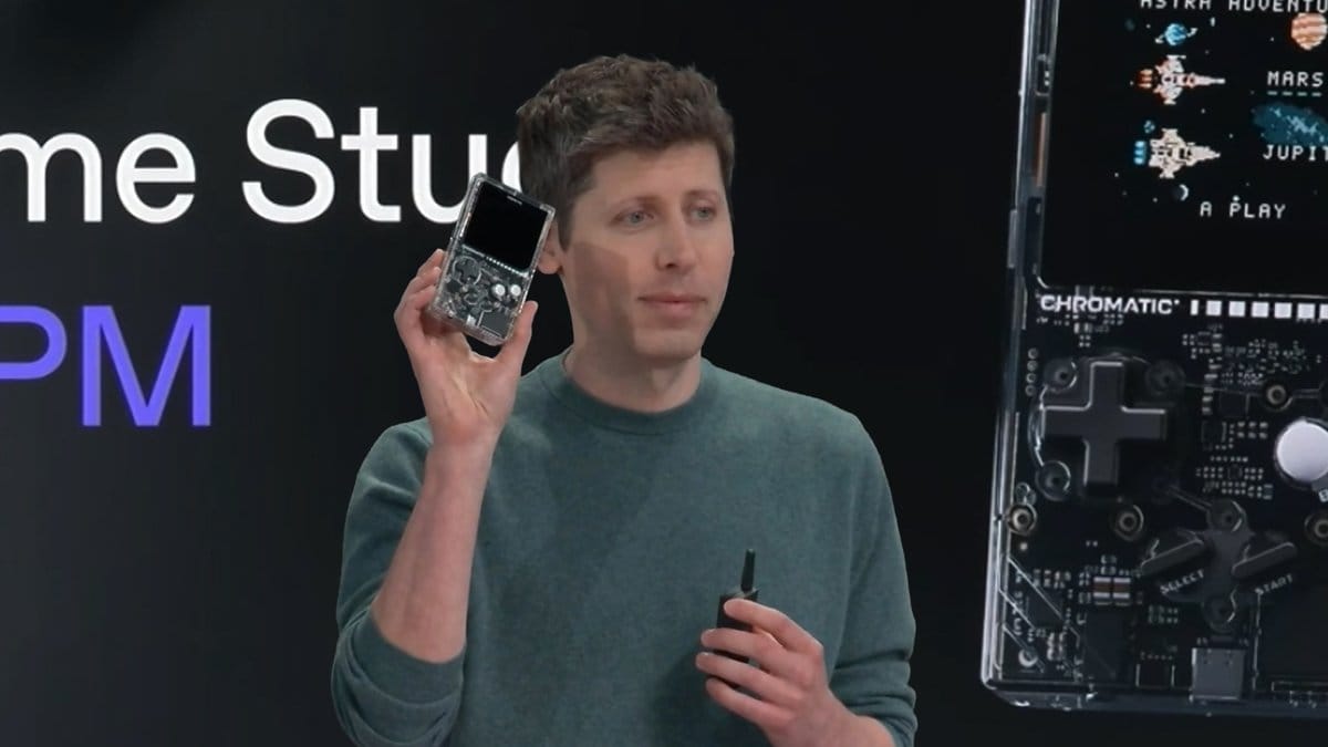 ModRetro 官方公告圖片:Sam Altman 展示 Chromatic 掌機。