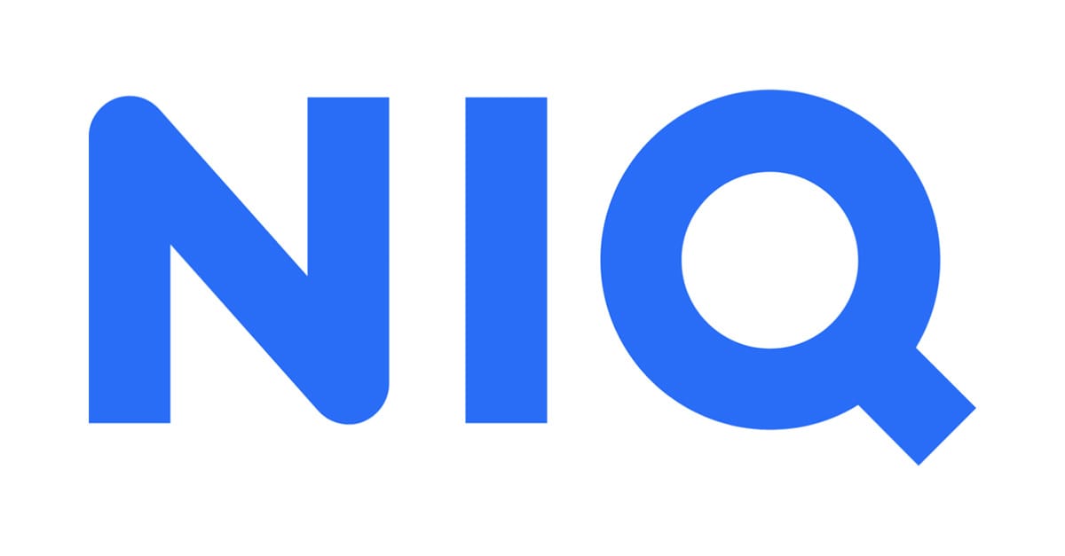 NIQ 藍色官方品牌標誌顯示於白色背景。