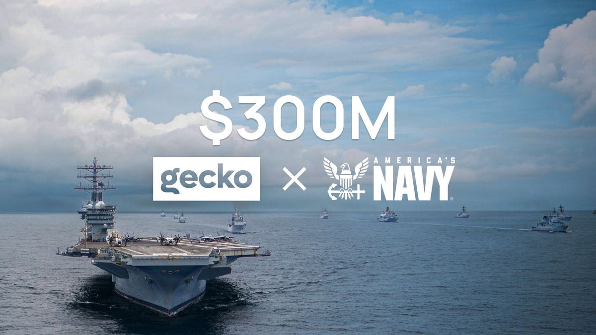 Gecko Robotics 海軍合約擴充官方圖片，船艦上方標示 300M 與雙方標誌