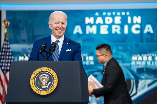 白宮限制美國企業投資中國高科技，其包含人工智能、半導體等技術