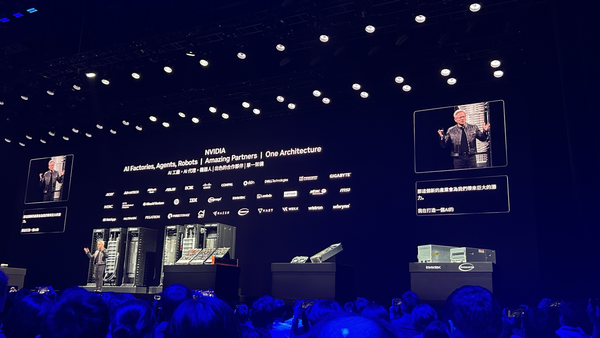 NVIDIA 黃仁勳：機器人、數位分身與台灣生態系統的緊密連結