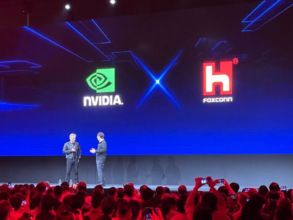 劉揚偉：從一張草圖出發，鴻海用 AI 工廠打造未來產業新秩序