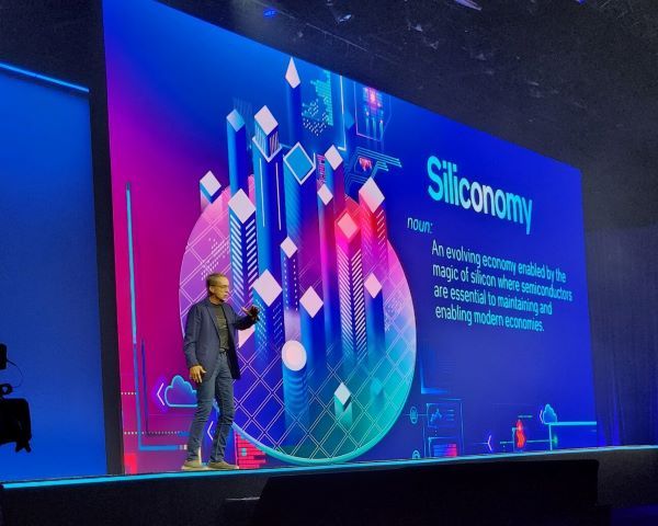 Intel 創新突破：288 核心 CPU 震撼登場，AI 超級電腦將改寫未來?